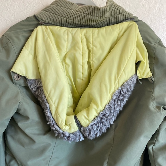 Vintage Y2k Green Roxy Puffer Jacket Detachable Hood. - Picture 8 of 10